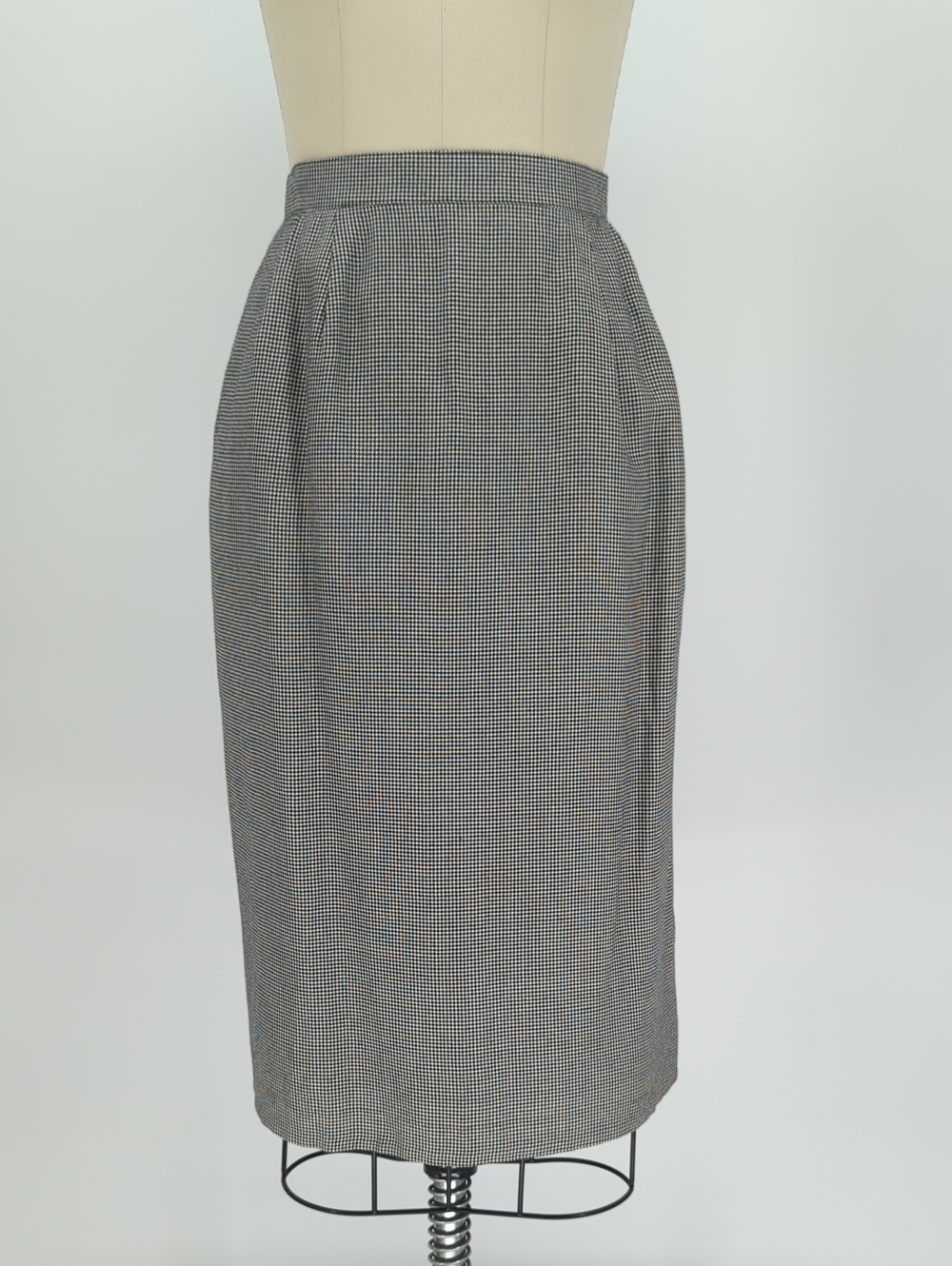 01405 Vintage Classic Houndstooth Pencil Skirt Gray size 6P preppy Business work